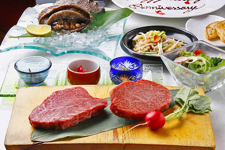 ステーキハウス 月光仮面