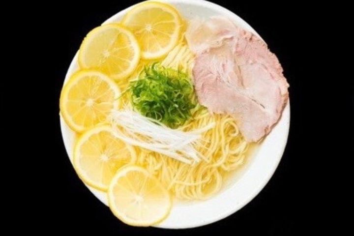 麺や 轍（わだち）