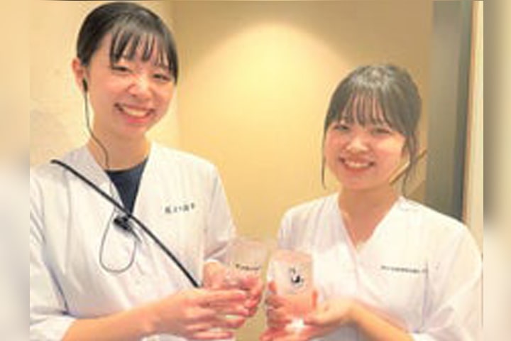 フウフウトウ 浜松町駅前