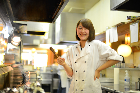 串かつ ホルモン専門店 朝日 まかない有 これがなにわのホルモンや めっちゃ旨い串カツあるで 連日行列の人気店でバイト始めよ